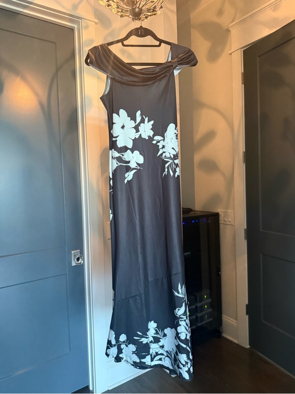 B and W Maxi cowl neck trumpet hem Dress. Small